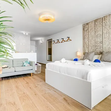 Premium And Sea * 卡亚俄萨尔瓦赫