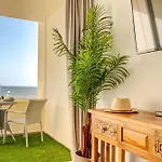 Premium And Sea דירה *